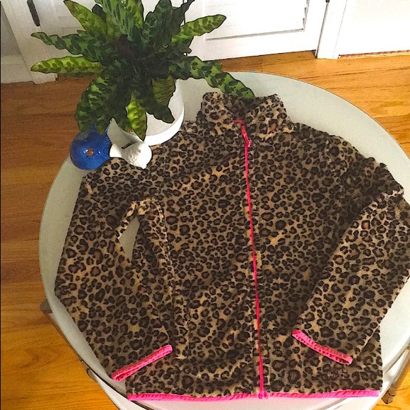 Zip up top for Kids with pink and animal print🌸 - Picture 2 of 2